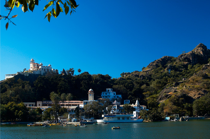 nakki-lake-winter-festival-at-mount-abu