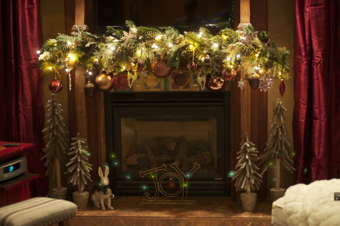 Fireplace-Mantel-Decor-For-Christmas