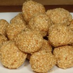 Til-Laddoo