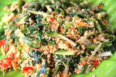 Urap (Cooked Vegetables with Grated Coconut)