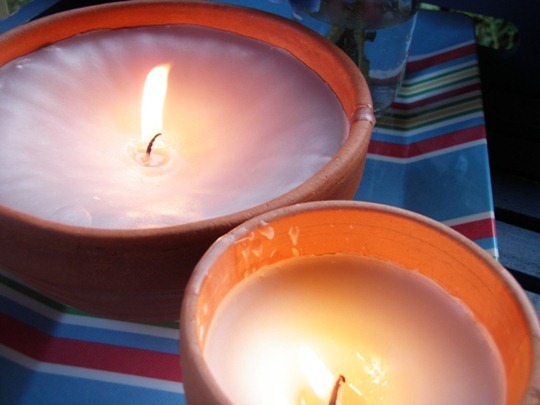 DIY: How To Make Christmas Candles
