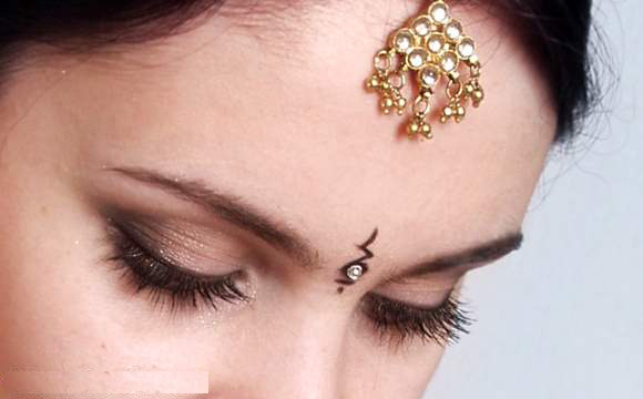 contemporary-bindi-design