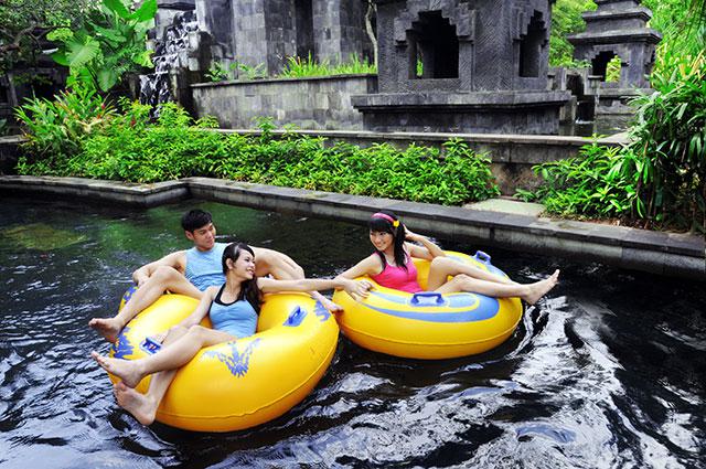 Splish and Splash—Let’s Play at a Water Park this Weekend! ...Copyright (C) http://www.indoindians.com . Read more at https://www.indoindians.com/splish-and-splash-lets-play-at-water-park-this-weekend/ .