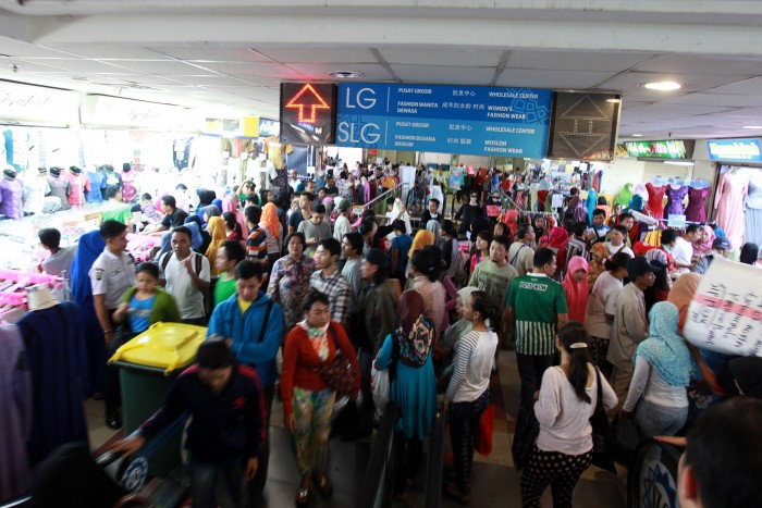 Pasar Tanah Abang, Jakarta Shopping at Pasar Tanah Abang, Jakarta