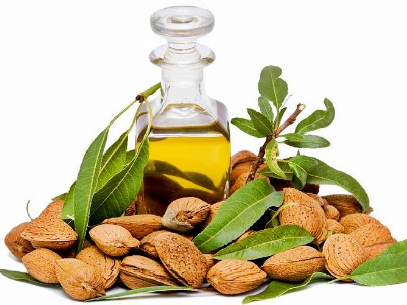8 Simple Ways to Get Rid of Under-Eye Dark Circles: Almond oil