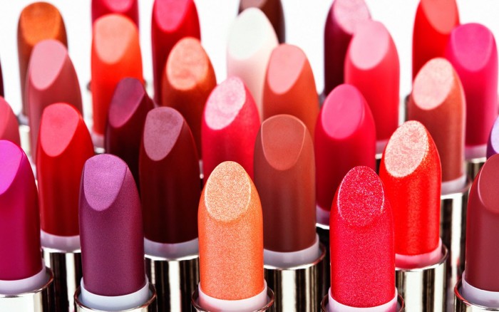 Choosing the Right Lipstick Color Choosing the Right Lipstick Color