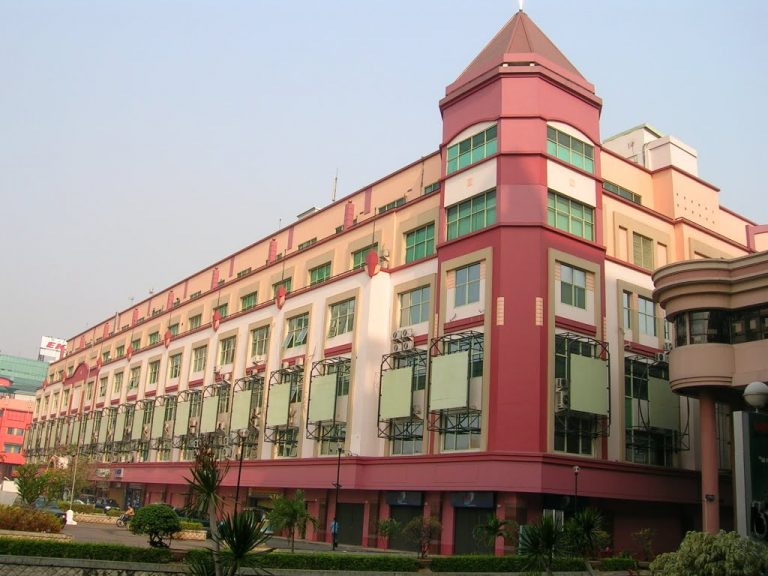 Mangga Dua Trade Center, a Shopping Paradise in the Northern Jakarta