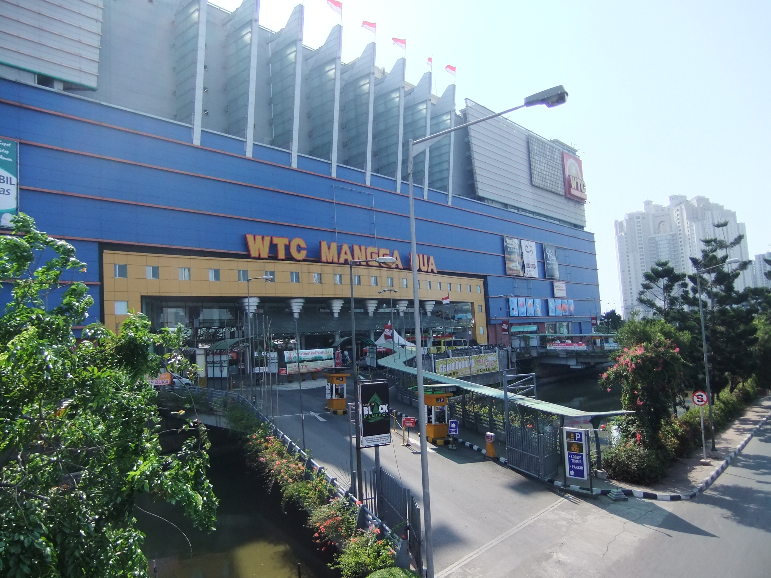  Mangga  Dua  Trade Center  a Shopping Paradise in the 