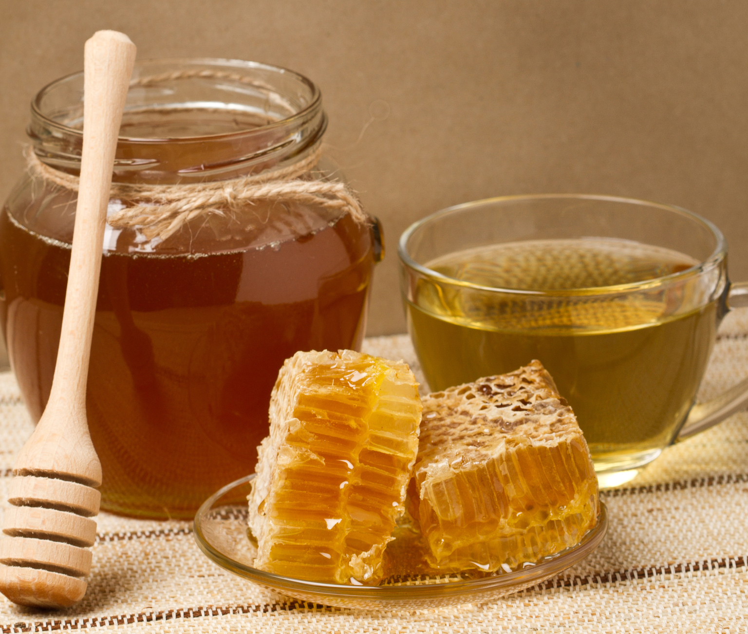 Honey Water REALLY Can Do Wonders to Your Health
