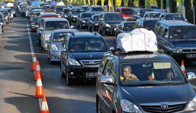 Traffic jam during Mudik season usually happens at certain road in the northern or southern route along Java Island