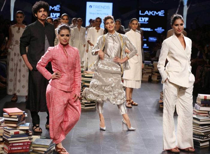 LFW 2016: Jacqueline Fernandez shimmers as she walks the ramp for Rajesh Pratap Singh LFW 2016: Jacqueline Fernandez shimmers as she walks the ramp for Rajesh Pratap Singh