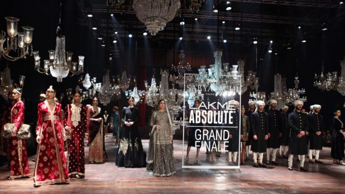 Lakme Fashion Week 2016: A glowing Kareena Kapoor Khan looked resplendent for Sabyasachi's opulent grand finale Lakme Fashion Week 2016: A glowing Kareena Kapoor Khan looked resplendent for Sabyasachi's opulent grand finale
