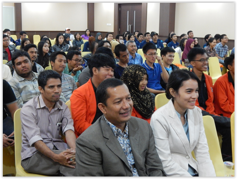 Students and Faculty engaged in proceedings at the Best of India KNITE seminar
