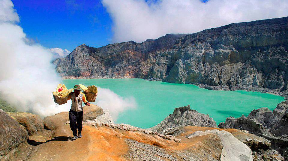 ijen crater