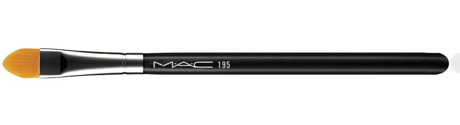 mac-195-concealer-brush