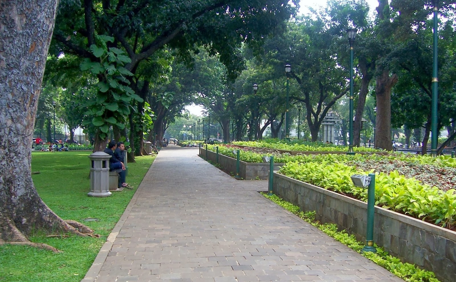 taman-suropati