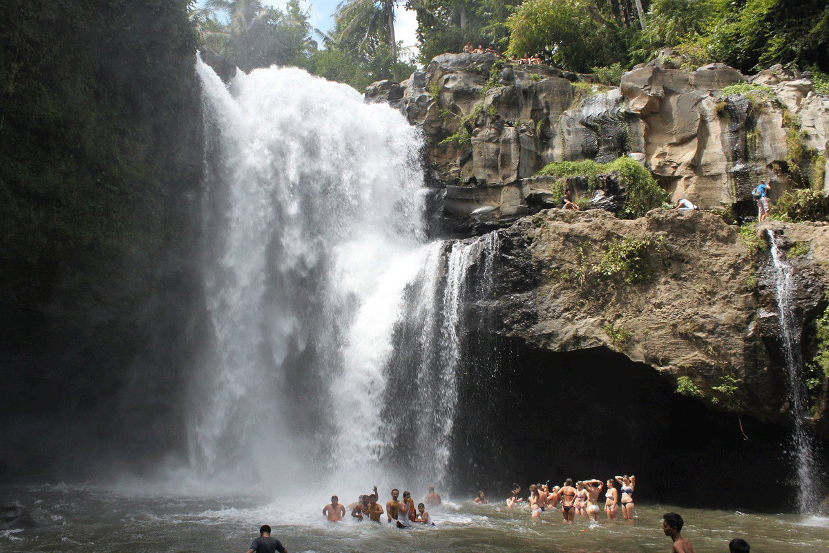 tegenungan-waterfall1