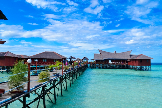 A Guide to Derawan Islands, the Paradise of East Kalimantan