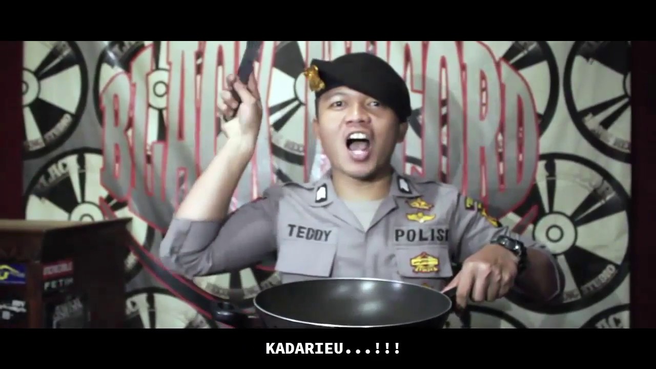 Viral: Police Officer Sings a Rap Song about Tahu Bulat