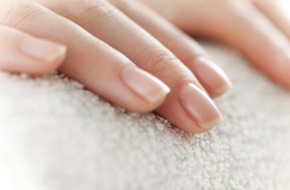 7 Ways to Have a Naturally Beautiful Nails