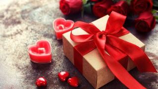 10-valentines-day-gift-ideas-for-him-and-her