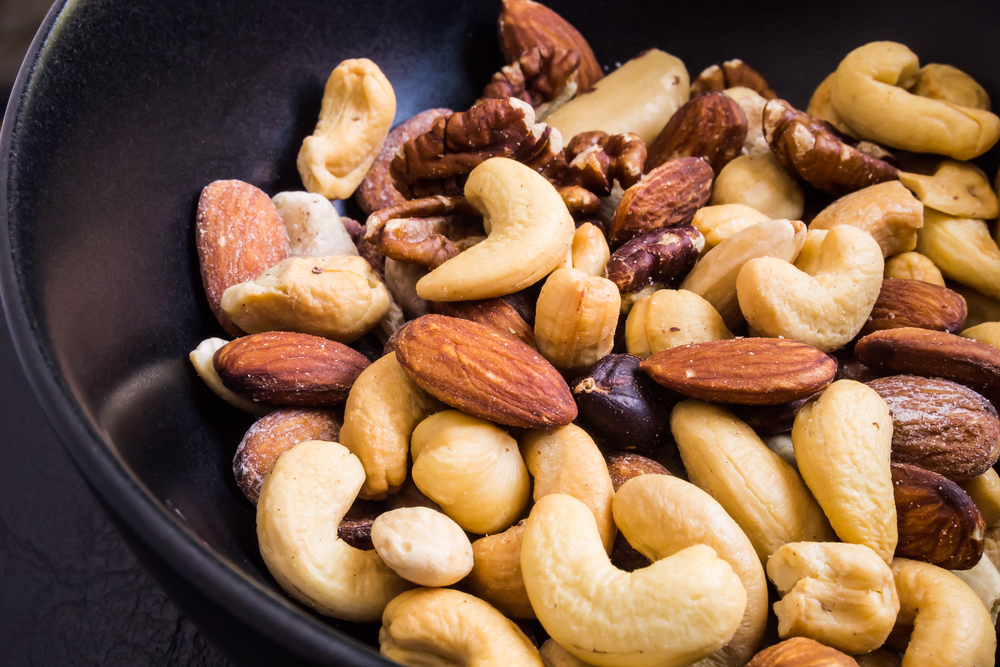 7 healthy snacks to keep at your work desk