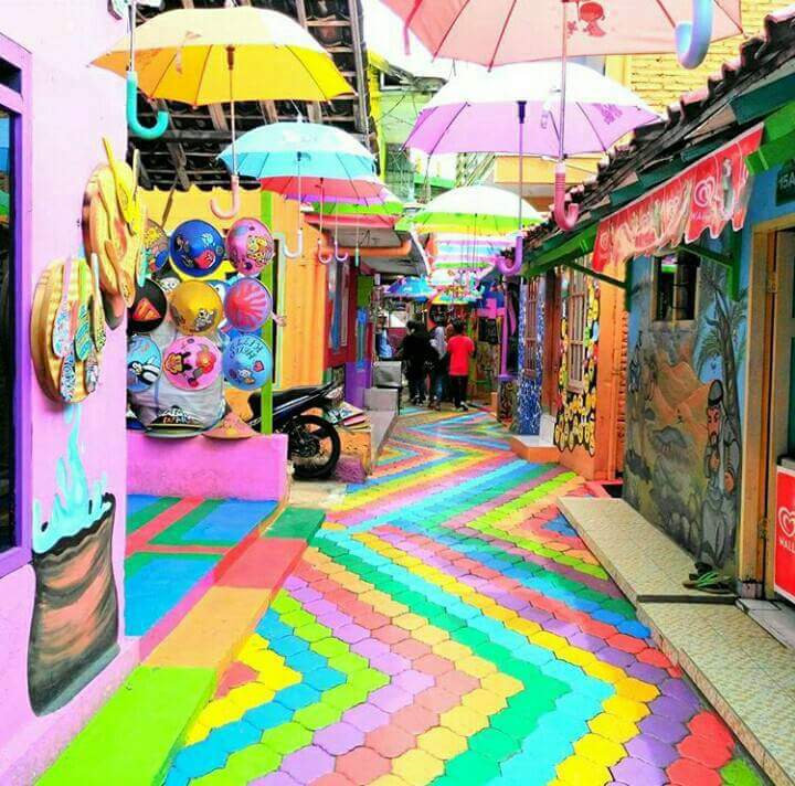  Kampung Warna Warni  Jodipan a Colorful Village in Malang 