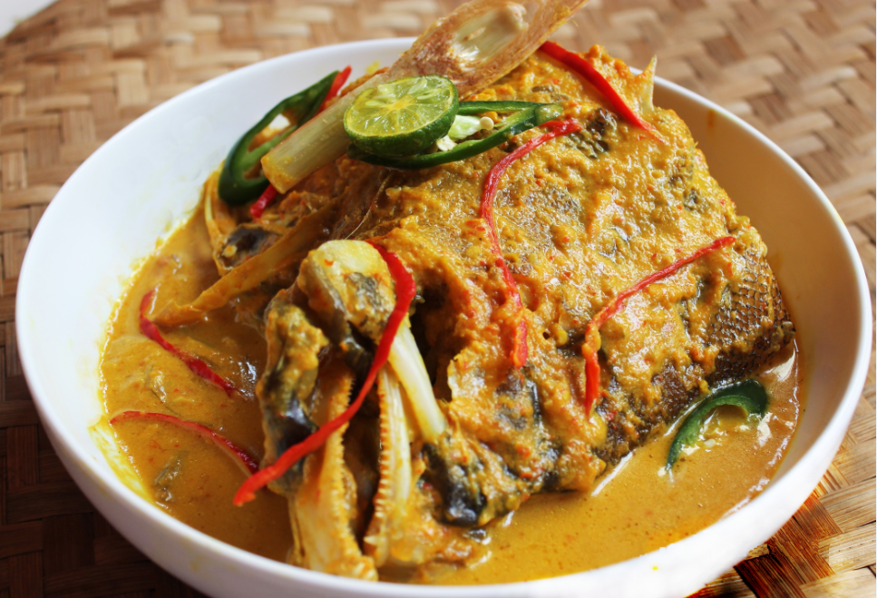 yellow-sauced-fish-indonesian-christmas-dish