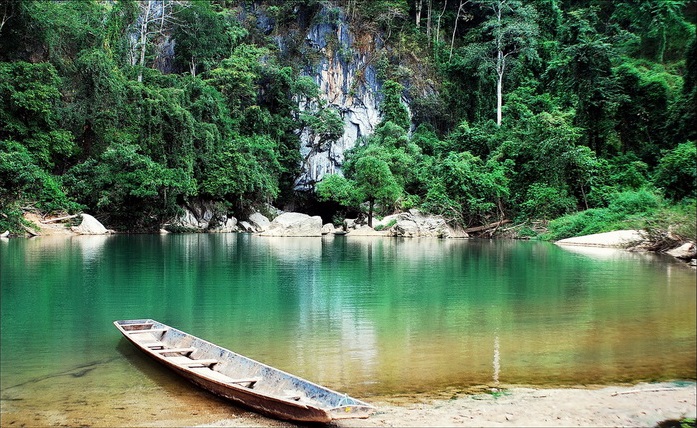 explore-laos-five-remarkable-things-to-do-kong-lor-cave