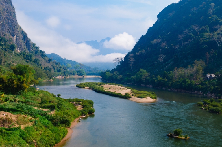 explore-laos-five-remarkable-things-to-do-nong-khiaw-ban-soup-houn