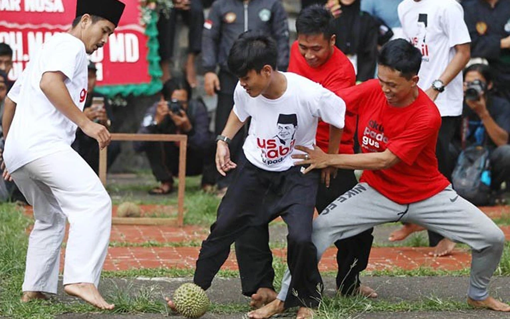 6 Unique Regional Traditions for Indonesian Independence Day Sepakbola Durian Kebumen