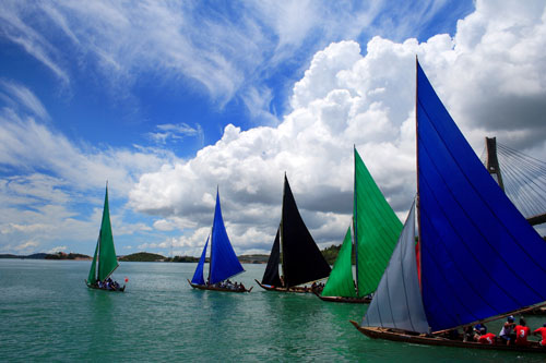 6-unique-regional-traditions-in-indonesian-independence-day-sail-boat-rally