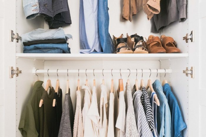 6 Steps For a Versatile Capsule Wardrobe for Both Men & Women