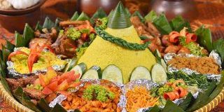 Indonesian-Special-Occasion-Food-Nasi-Tumpeng-Recipe