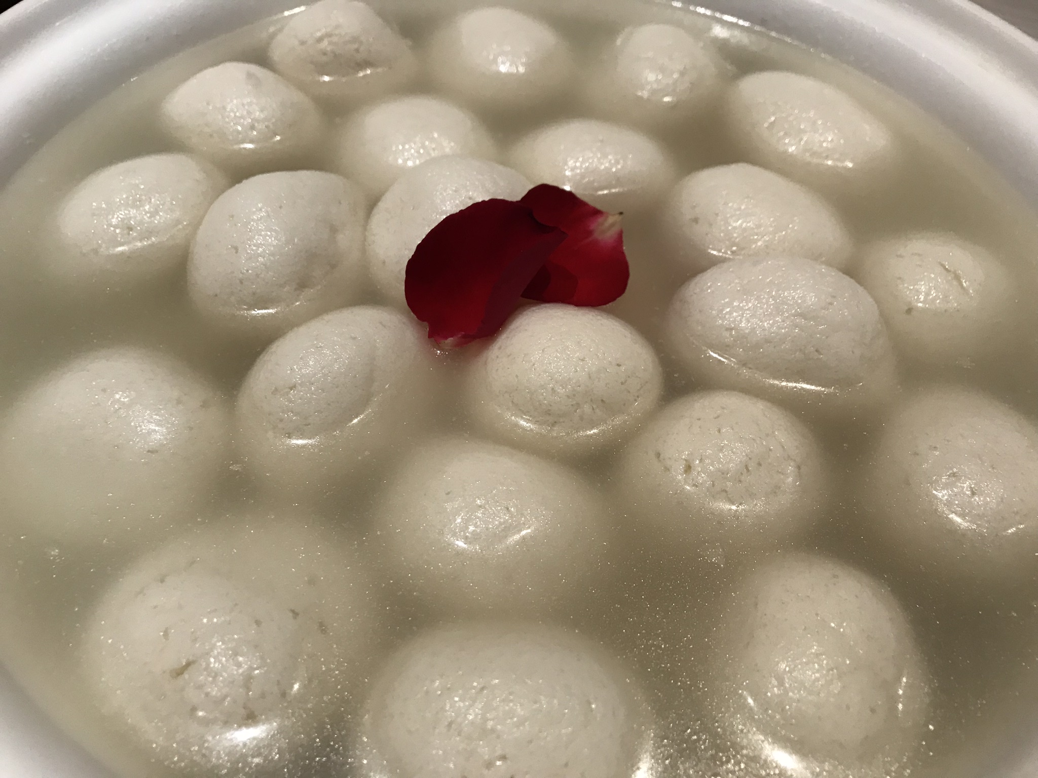 What's Up Chef: Rasgulla Recipe by Vijaya Birla