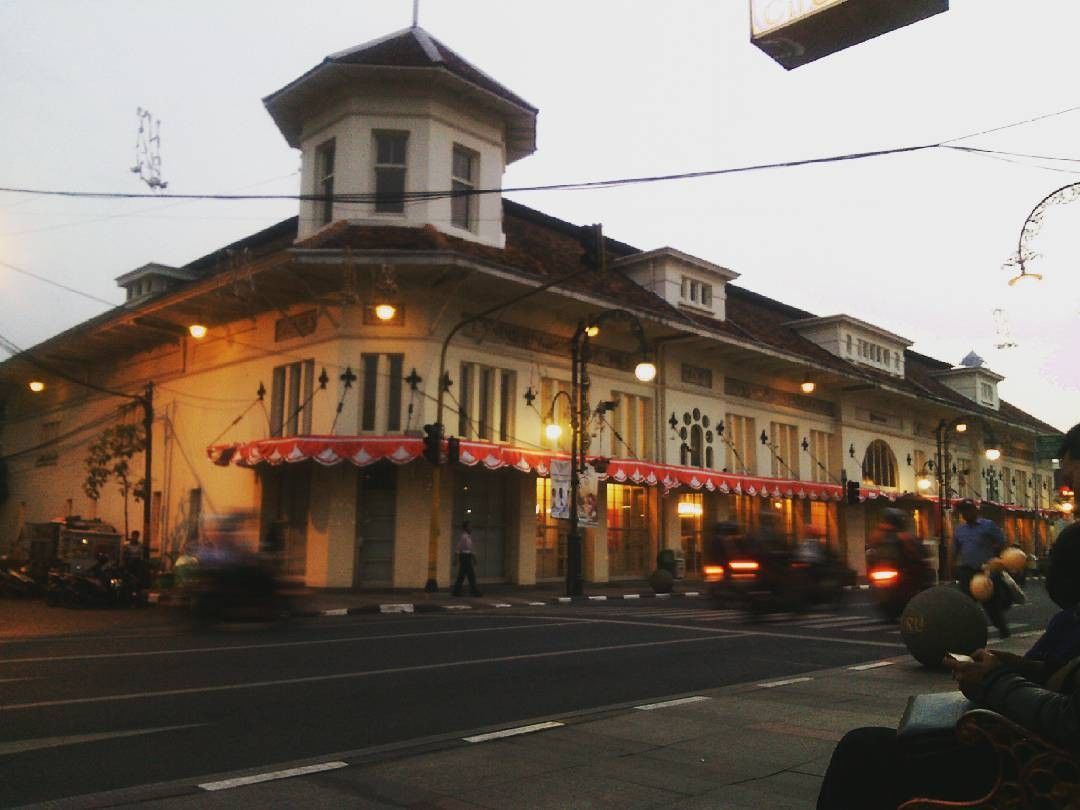 6-Popular-Night-Markets-in-Jakarta-Kota-Tua-Night-Market