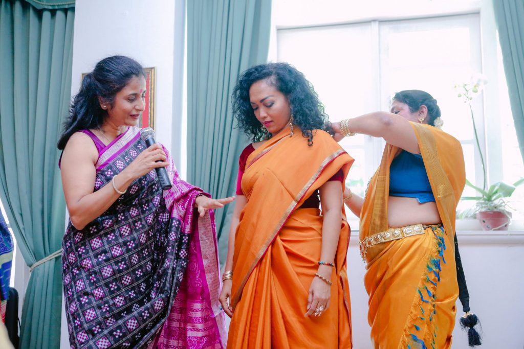 Shanthi demonstrating the Nivi Drape