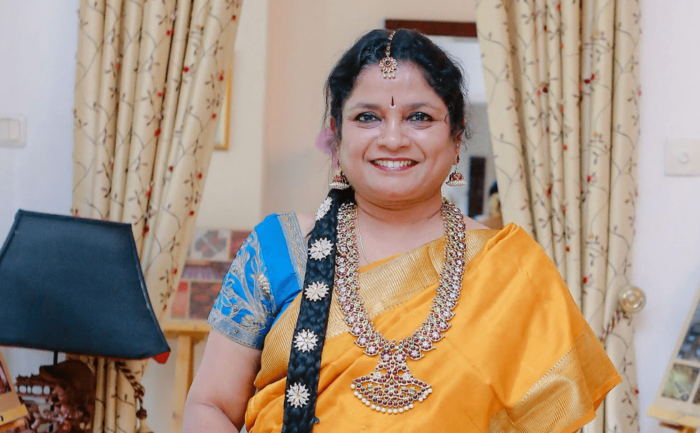 Shanthi Seshadari in Madisar saree style and temple jewelry-min madisaar-9-yeards-saree-draping-siginificance-by-shanthi-seshadari-in-madisar-saree-syle-and-temple-jewelry