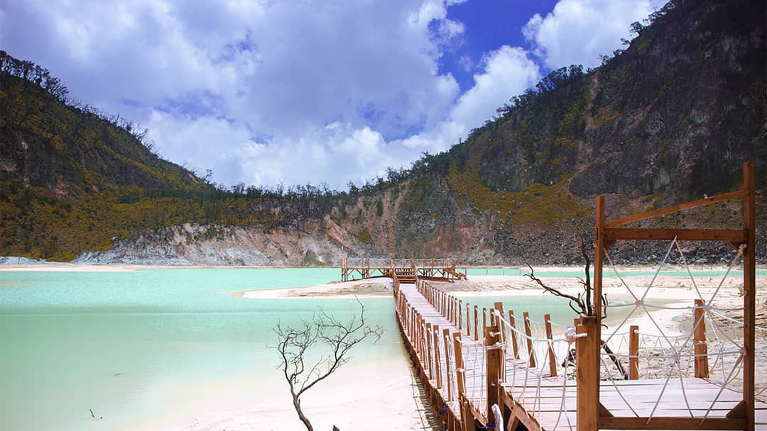 Escape-Jakarta-Kawah-Putih-Bandung