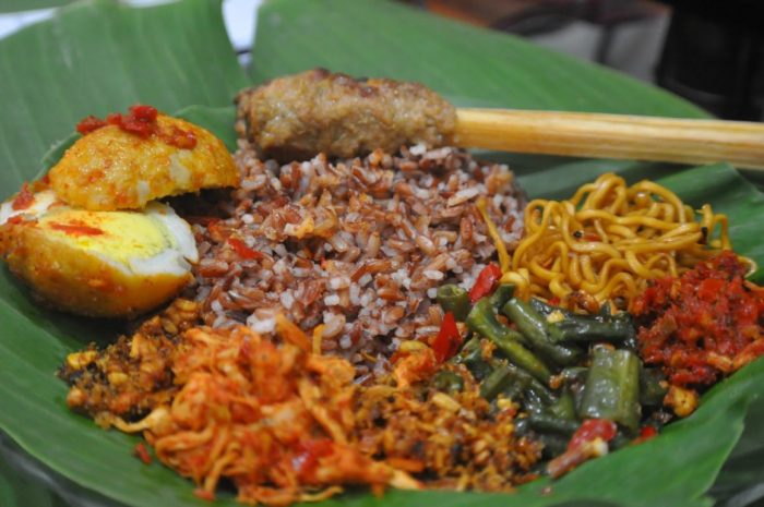 Nasi Jenggo 7-Traditional-Bali-Dishes-You-Must-Try-Nasi-Jenggo
