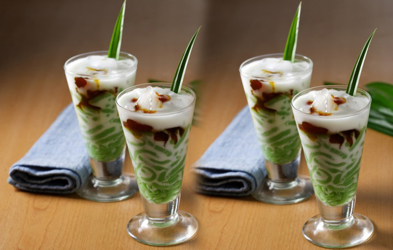 Indonesian Sweet and Refreshing Cendol Recipe