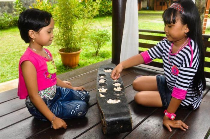5 Indonesian #TraditionalGames for Children 5-Indonesian-Traditional-Games-for-Children