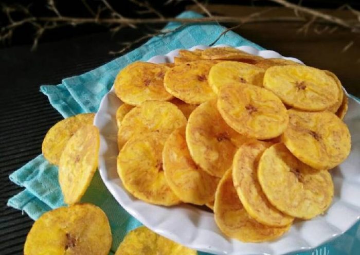 #IndonesianSnack: How to Make Savory, Crunchy Banana Crisps Indonesian-Snack-How-to-Make-Savory-Crunchy-Banana-Crisps