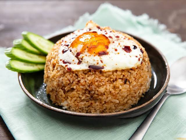 6-Most-Famous-Indonesian-Food-You-Should-Try-Nasi-Goreng
