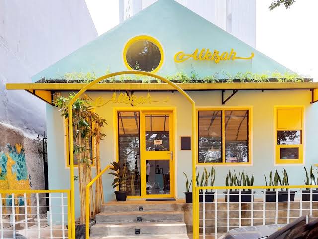 5 Warteg (Warung Tegal) Restaurants Worth Visiting 5-Warteg-Warung-Tegal-Restaurants-Worth-Visiting