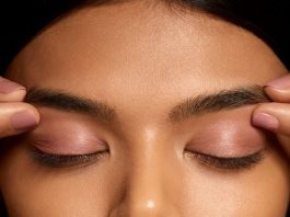 Ancient-Ayurvedic-Treatment-What-it-is-Benefits-and-How-To-Do-Eyebrow-pinching