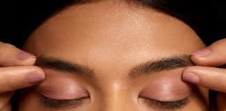 Ancient-Ayurvedic-Treatment-What-it-is-Benefits-and-How-To-Do-Eyebrow-pinching