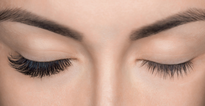 How-To-Grow-Longer-Lashes-Naturally