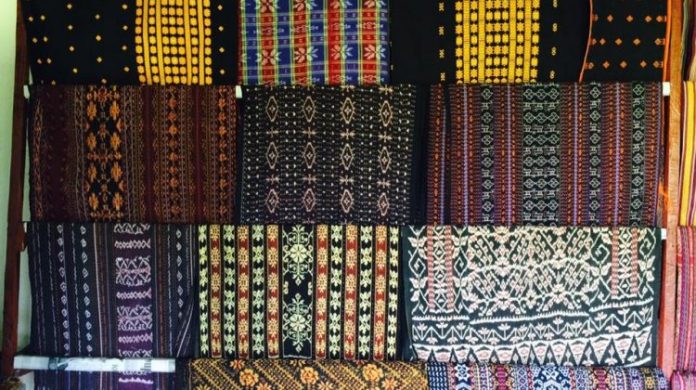 39-Traditional-Fabrics-of-Flores