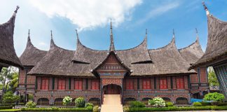 8-Iconic-Natural-Attractions-In-and-Around-Jakarta-Taman-Mini-Indonesia-Indah